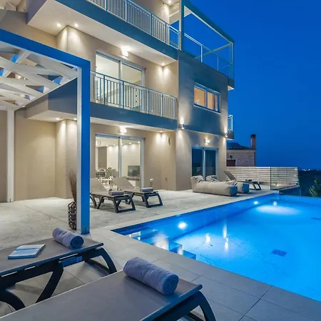 Spartakos Luxury 3 * Πλάνος